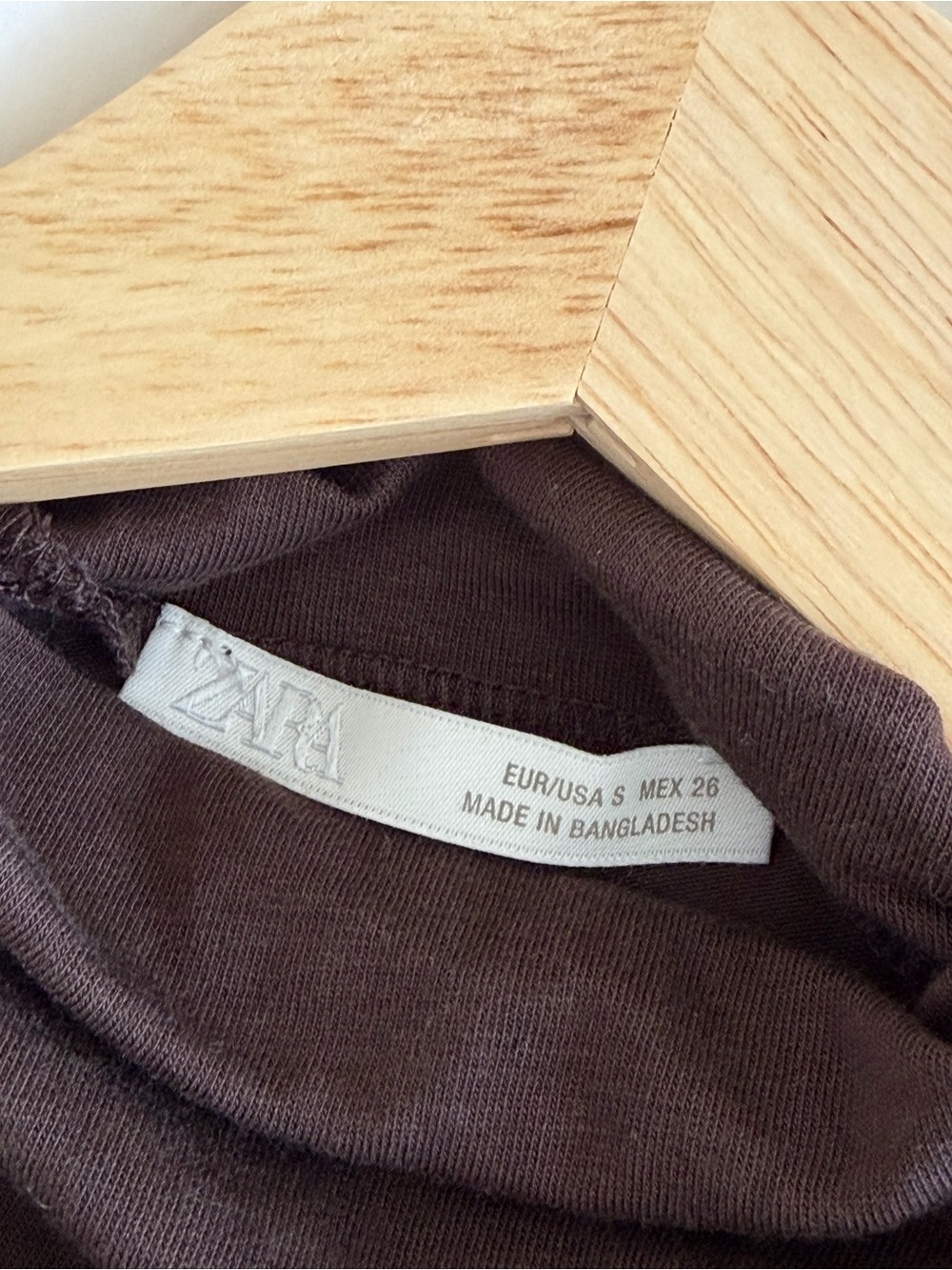 Zara Brown Long-Sleeve Ruched Top - Picture 3 of 3